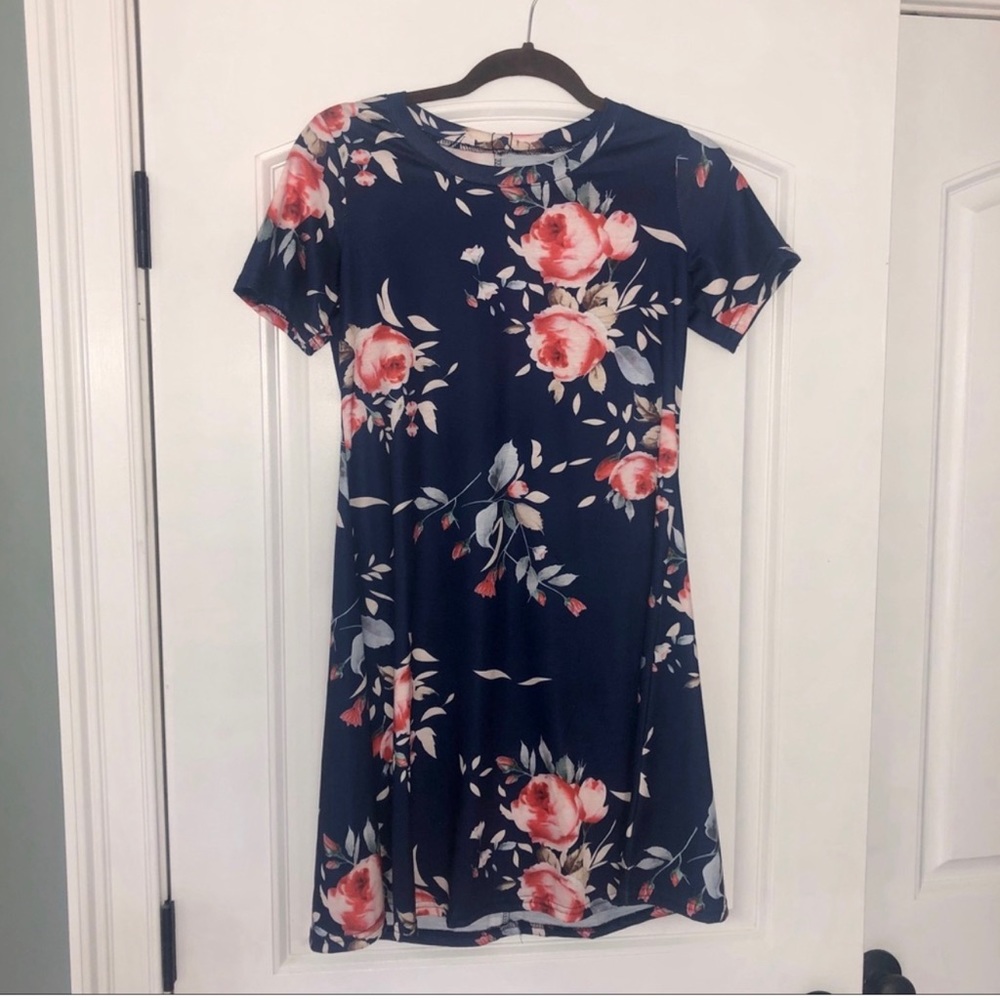 Navy Floral Tshirt Dress Brand New with Tags - Picture 2 of 6